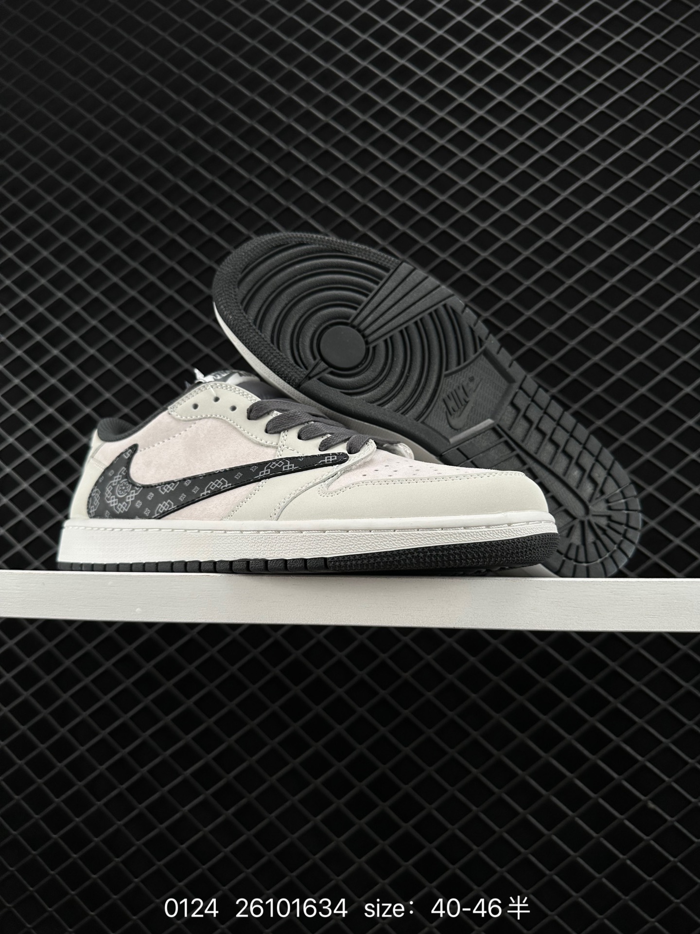 NIKE  Air Jordan 1 Low